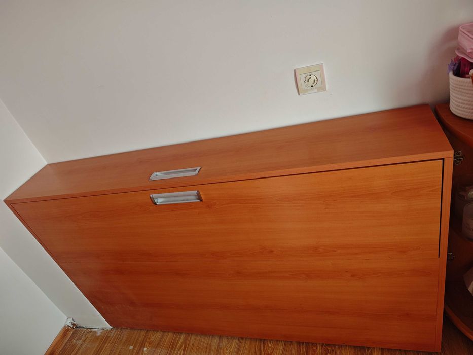 Продавам Ъглов шкаф