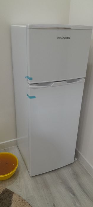 Холодильник LEADBROS