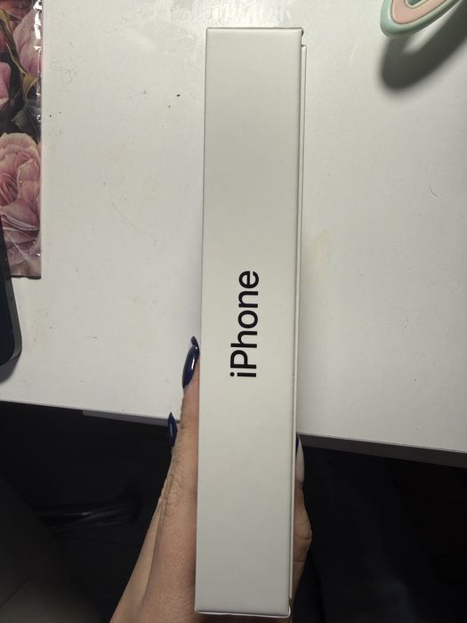 iPhone 13 Midnight blue