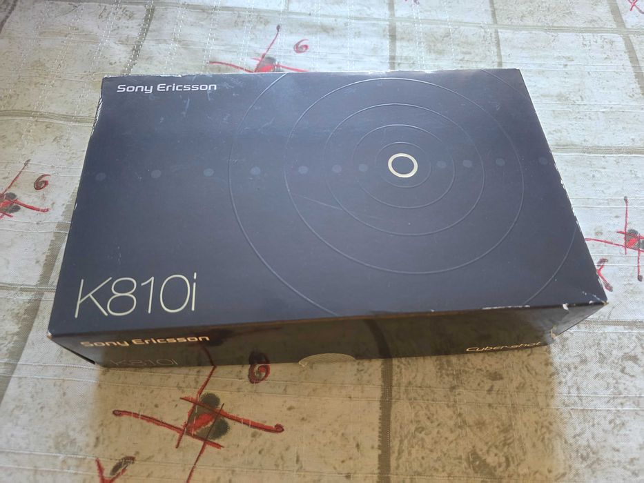 Telefon Sony Ericsson K810i de colecție, full box, aproape impecabil