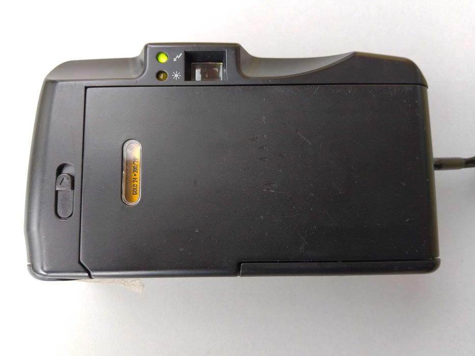 Фотоапарат за лента със светкавица