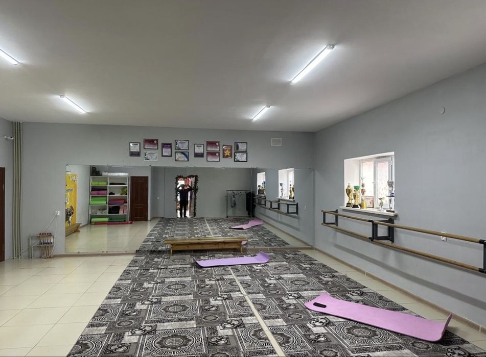 Офисное здание и дом