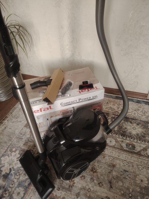 Пылесос  Tefal XXL