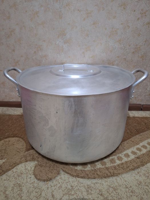 Продаю 2 ссср кострюли.