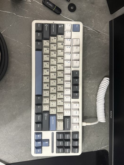 Aula F87pro синего цвета