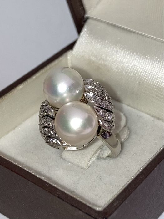 Inel aur alb 18kt.cu perle si diamante