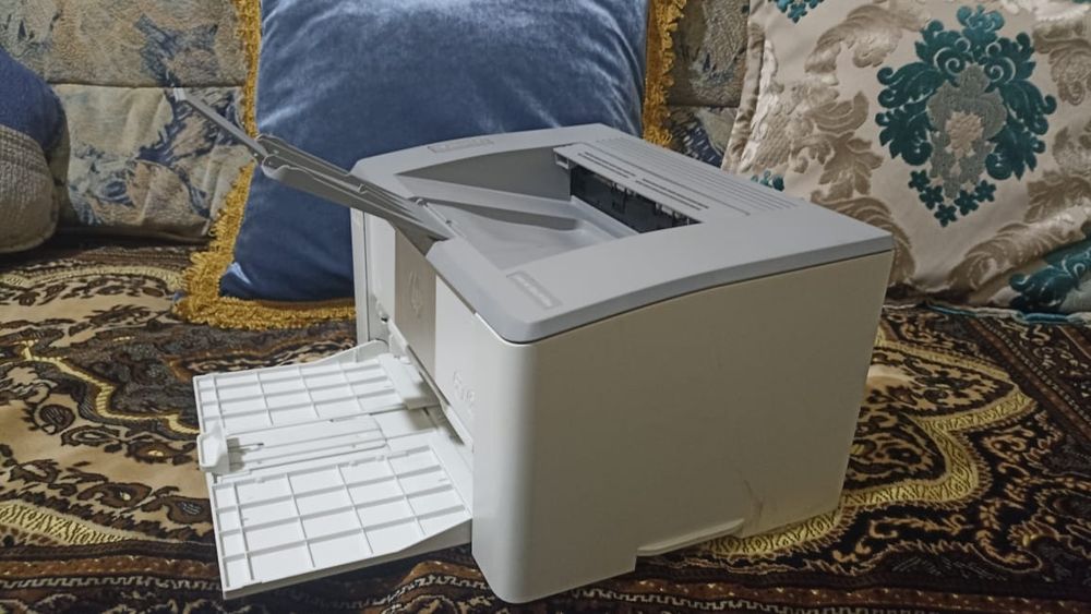 Принтер HP LJ m106w.