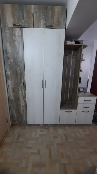 Продам прихожую для одежды.
