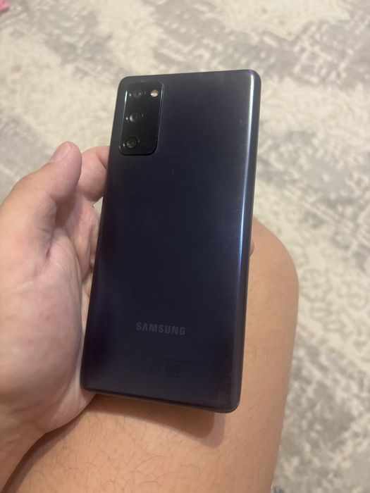 Samsung F20 телефон