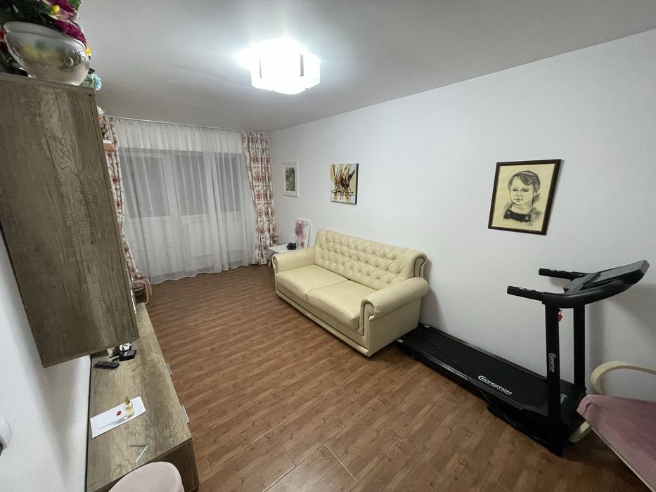 Vand apartament 4 camere
