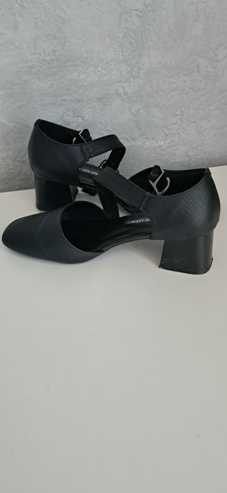 Продам шикарные туфельки