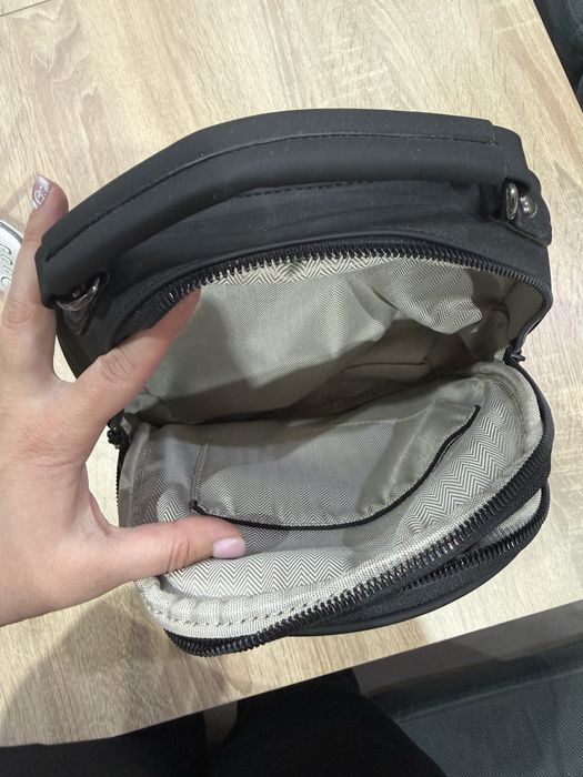 Дамска раничка в черен цвят