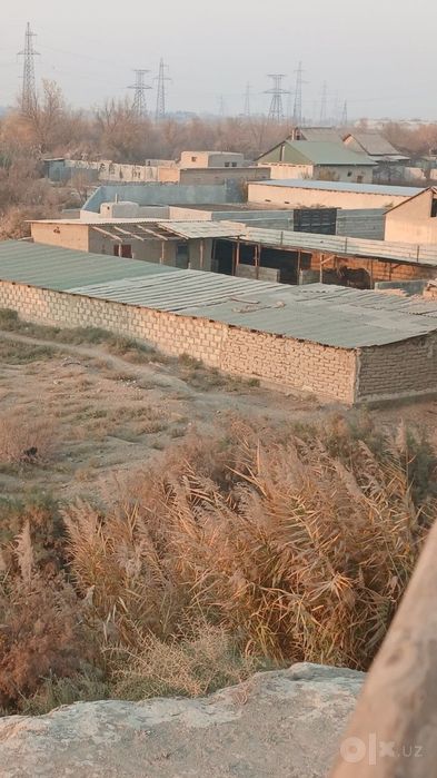 Dacha sotiladi Navoiy viloyati Karmana tumani yangi gres yonida