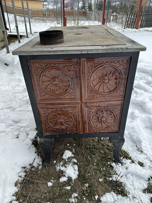 Sobă de teracota cu plită