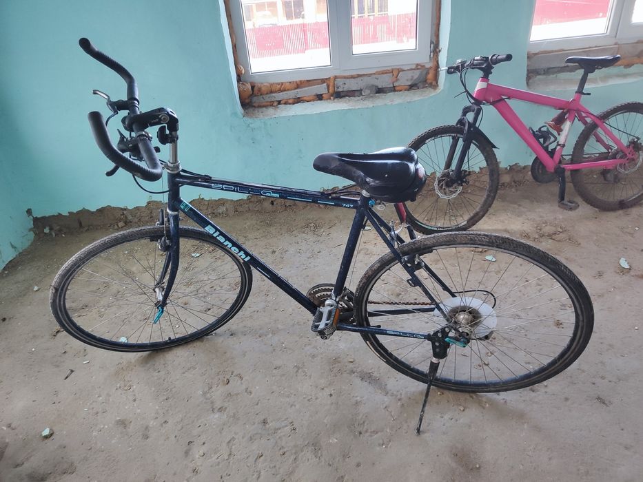 Vând  2 biciclete