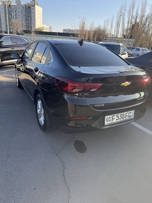 Chevrolet Onix 2023 — 2
