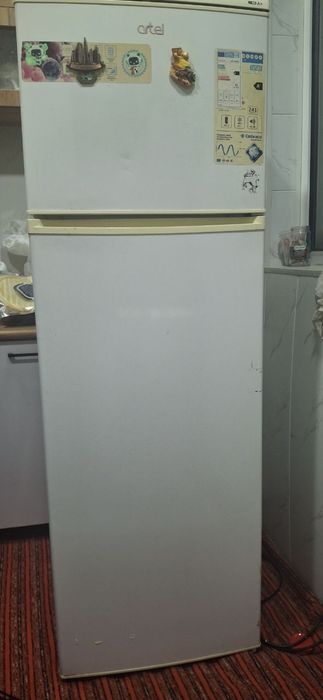 Холодильник сотилади