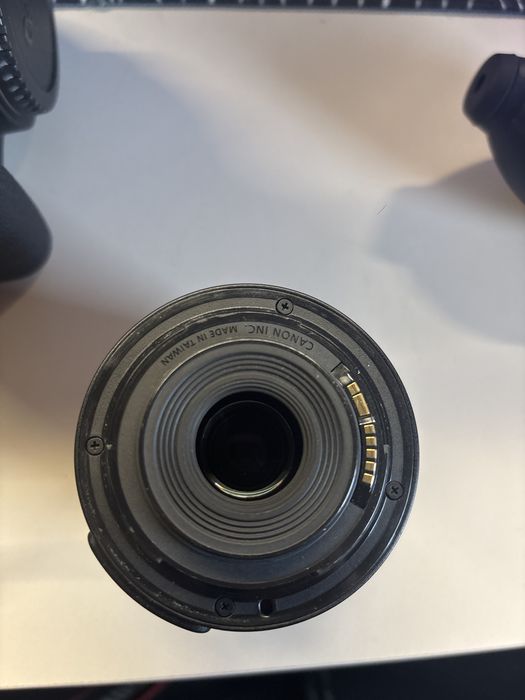 canon 2000D с 18-55 EF-S IS