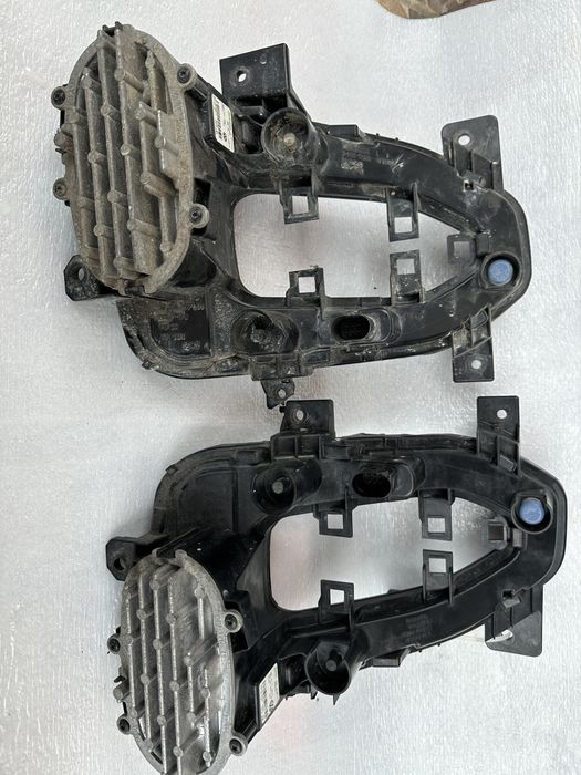 Leduri bară stânga dreapta vw t roc.cod:2ga941056.2ga941055.