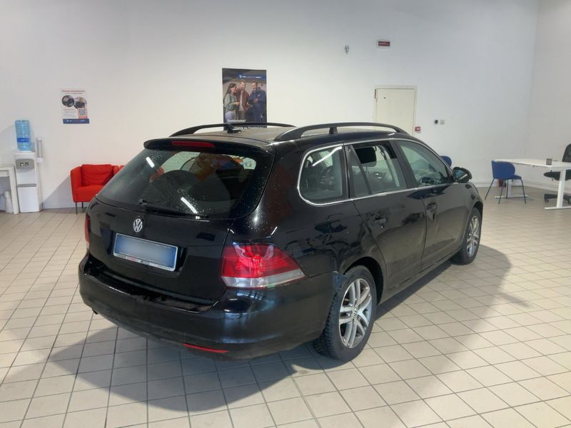 Volkswagen Golf VI 1.6 TDI Highline 2010