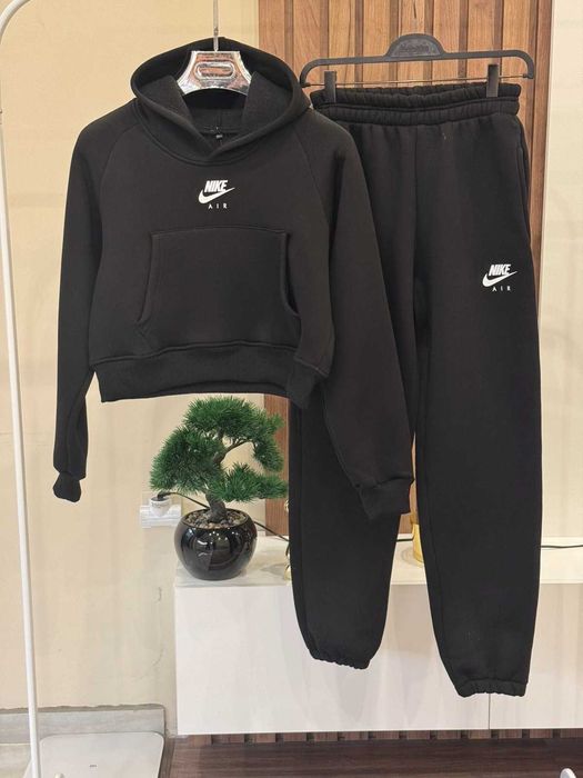 Дамски Екипи Nike