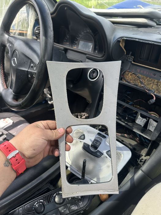 Продавам w203 на части