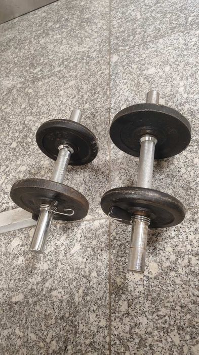 Домашен фитнес -2бр дъмбели крив лост с щипки и гайки