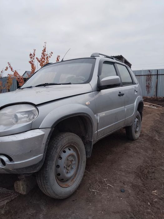 Нива шверолет.  ,