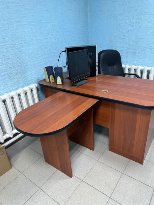 Продам стол, кресло, комод, шкаф, диван