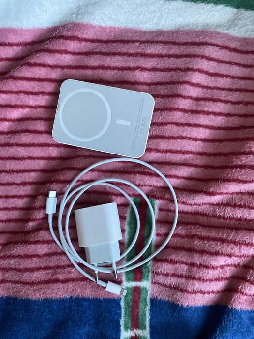 Продам комплект зарядников для Айфонов