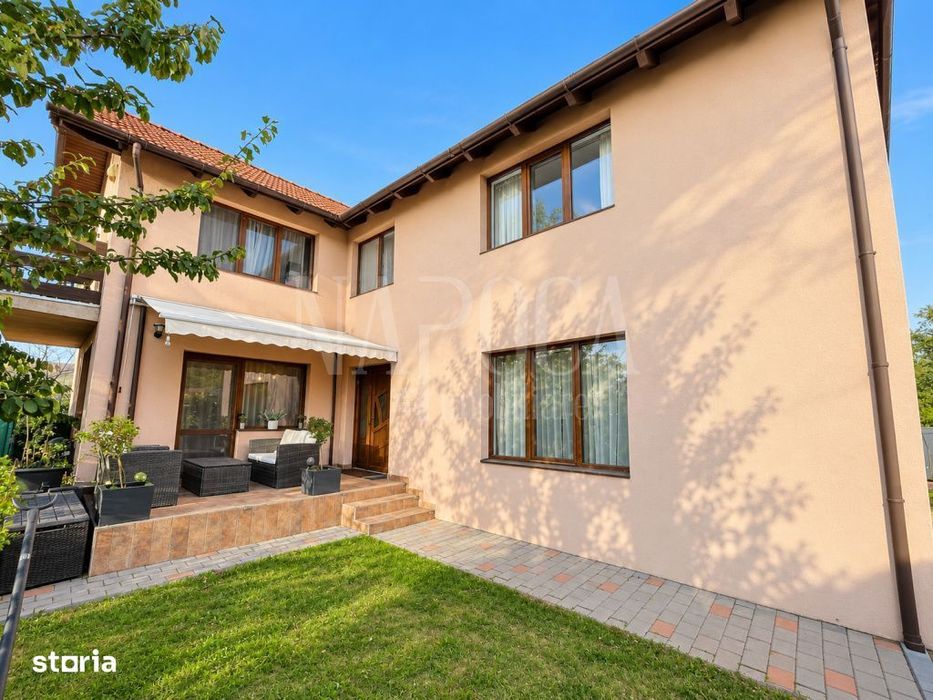 Casa 4 camere de vanzare in Floresti