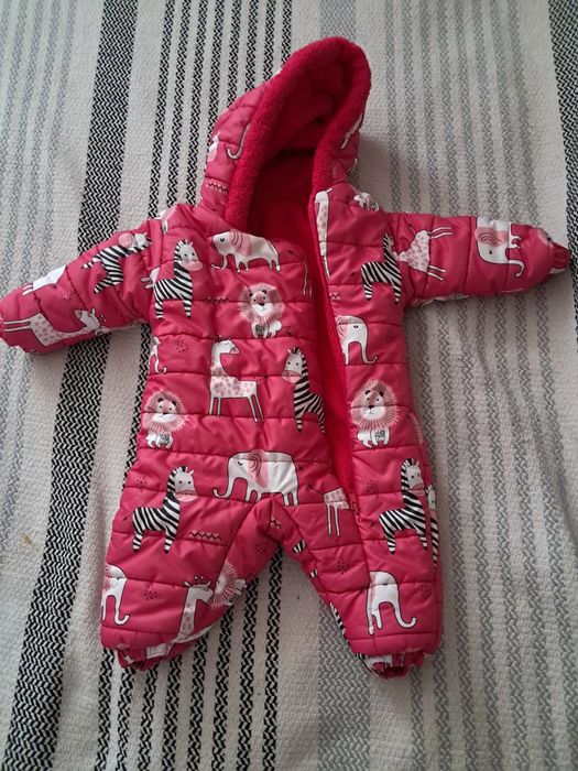 Продавам бебешки космонавт