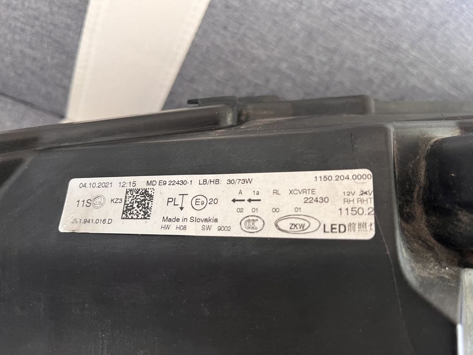 Десен фар за Skoda Superb 3 facelift 2019-2024