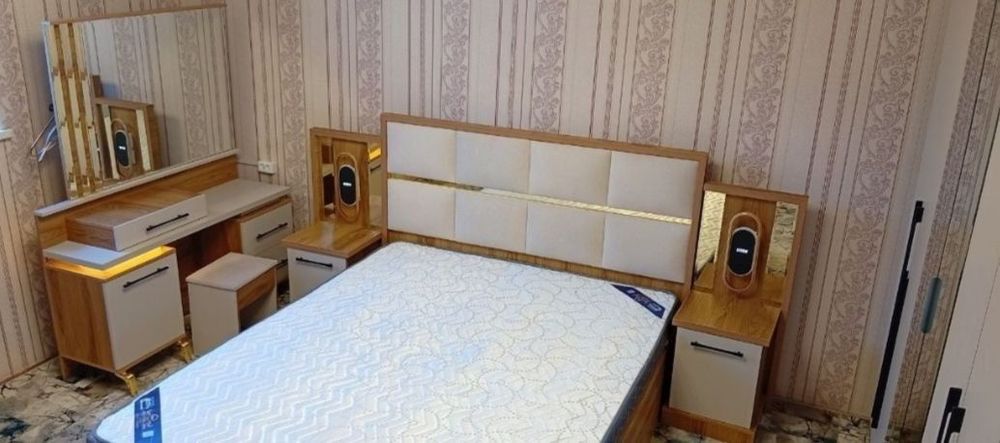 Спальный гарнитур