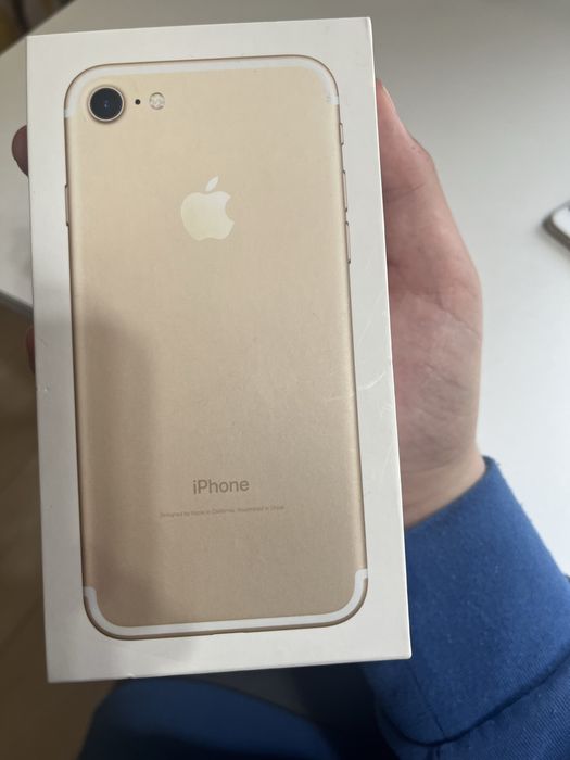 продаю iphone 7 gold в нормальном состояние