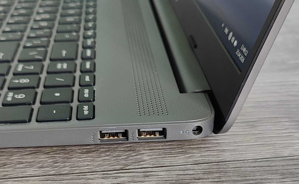 Продам Ноутбук HP 255 G8