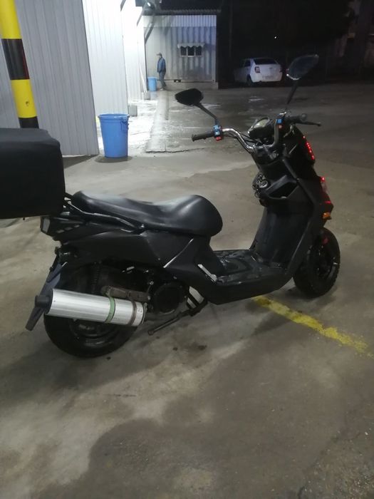 Berzinli skuter ideal holatda.