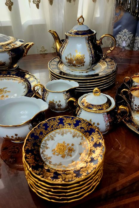 Чайно-столовый сервиз "Золотая роза".  Кобальт. Чехия. Дёшево!