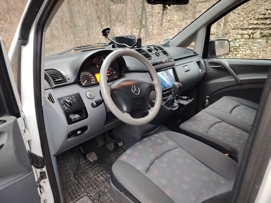 Vând vito 8+1  an 2010