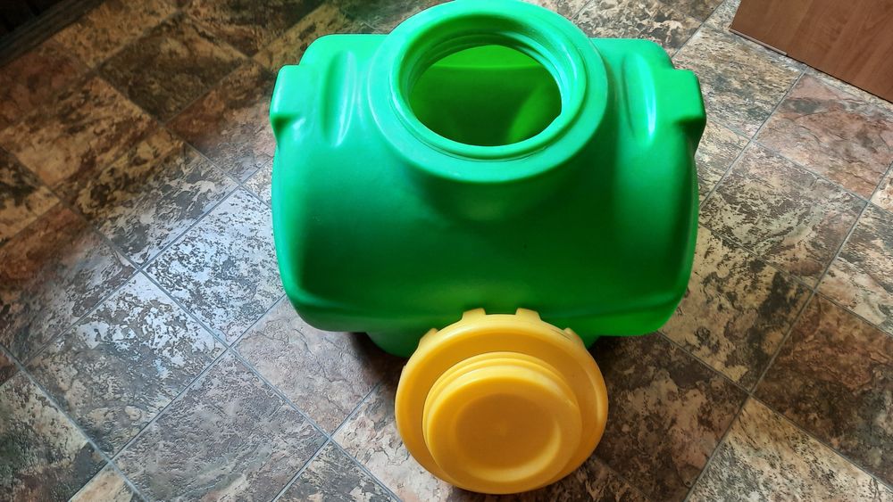 Продаем Бак 100л