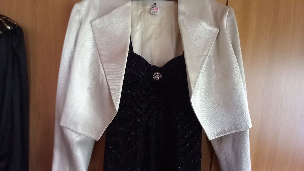 Vand rochie eleganta neagra lunga cu blezer argintiu
