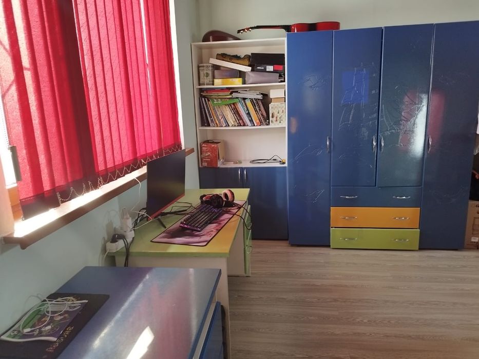 Детская разноцветная мебель