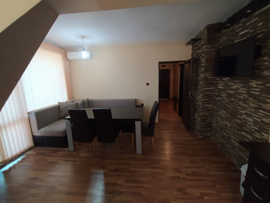 Дава се под наем Двустаен апартамент в Свищов - 56 кв.м за 250 € - Снимка #1