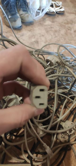Силовые провода C 13. Кабель интернета RJ 45