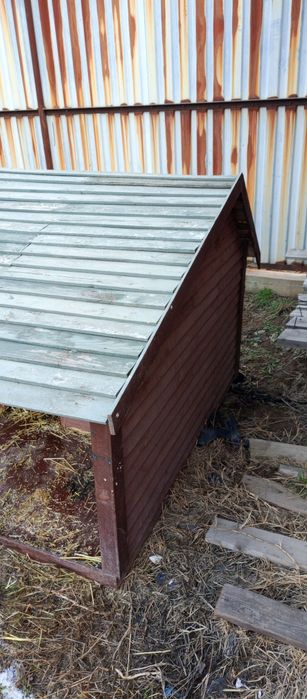 Продам большую будку для собаки