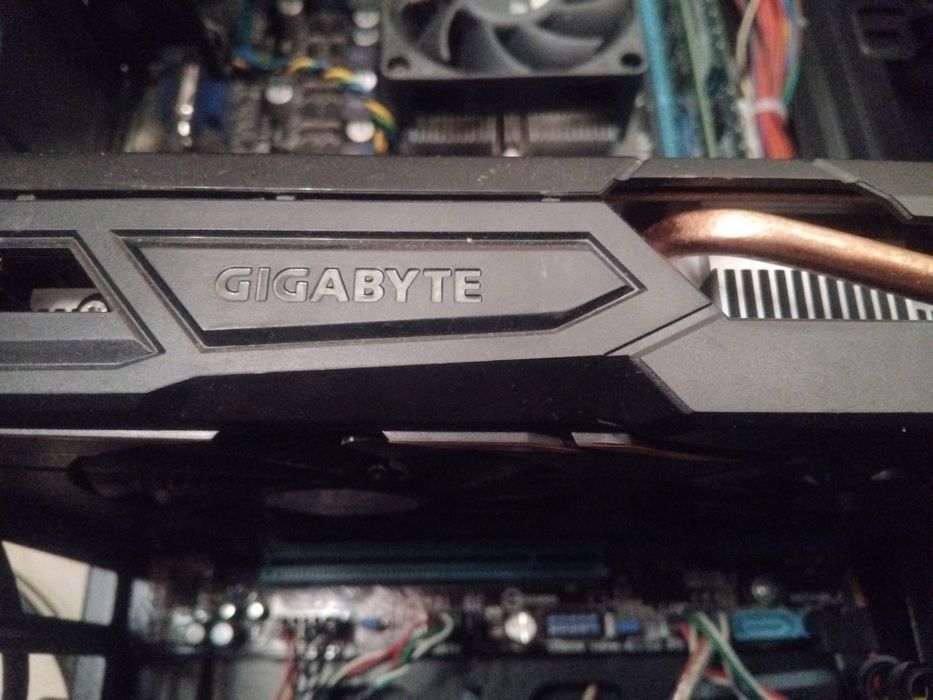 Vând pc gaming perfect pentru jocuri cs2 gta5 fornite my summer car