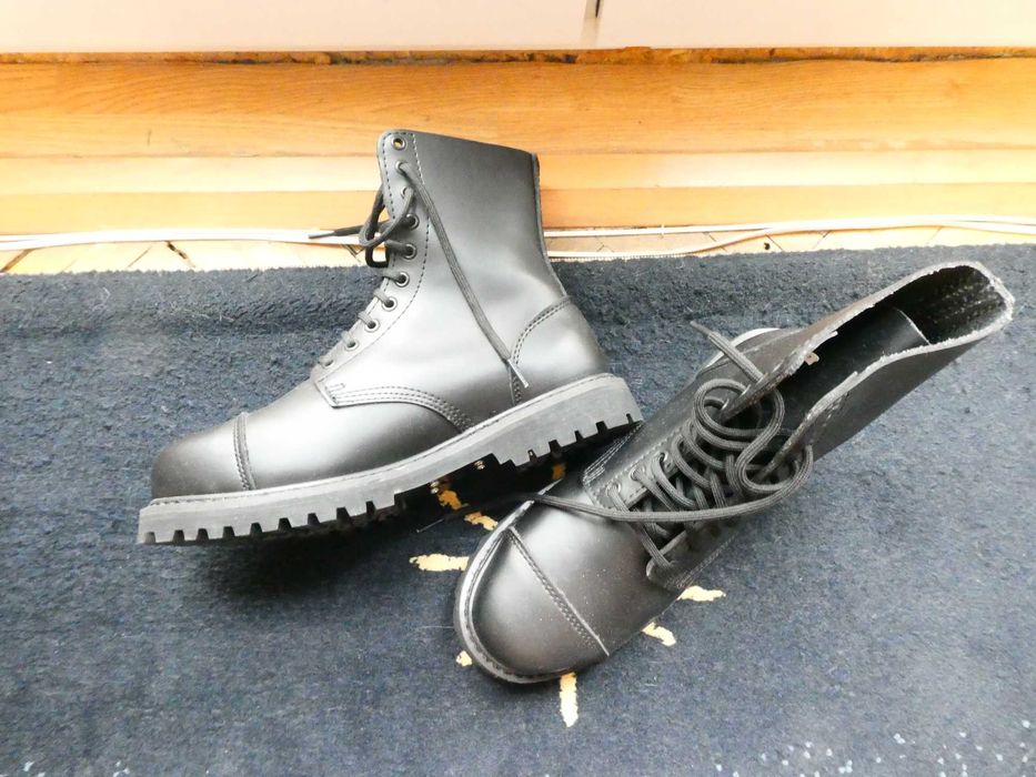 Bocanci Phantom, negri, nepurtați, mărime 8 (UK) / 42 (UE)