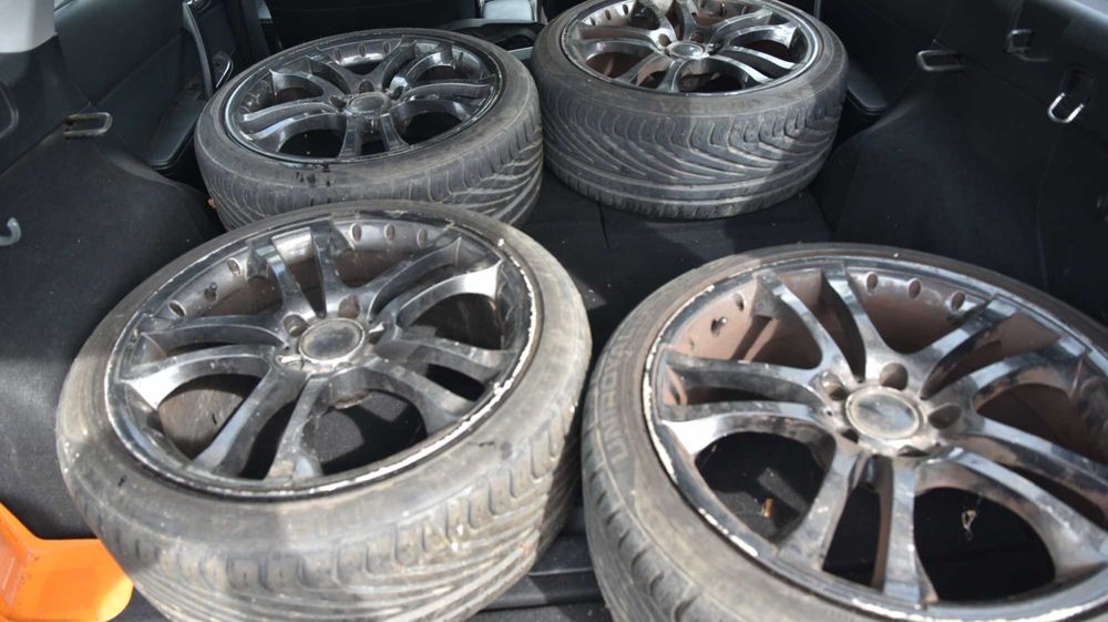 Vand 4 roti complete cu anvelope Uniroyal 225/40x18