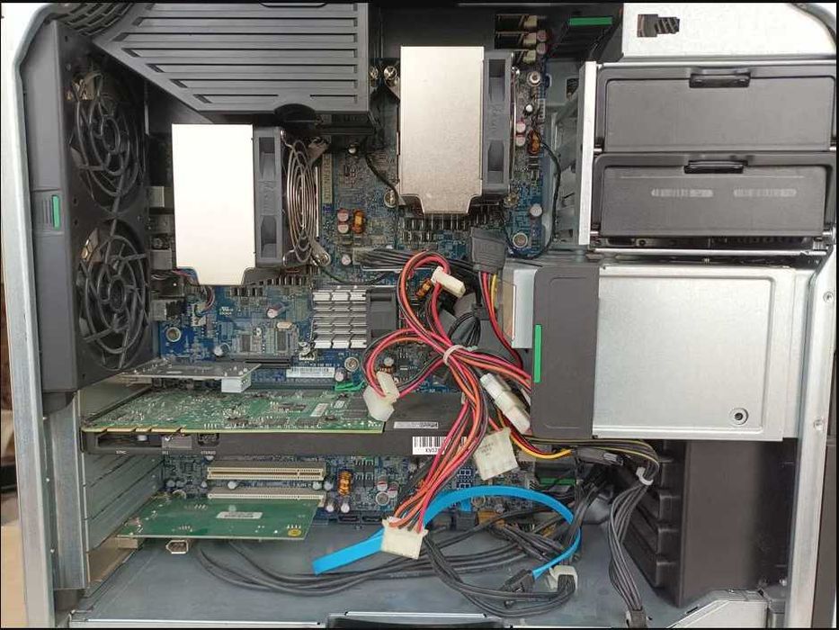 Работна станция LENOVO D30 и HPZ600 Workstation