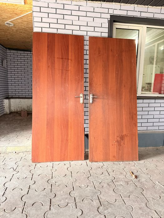 Продам двери б/у